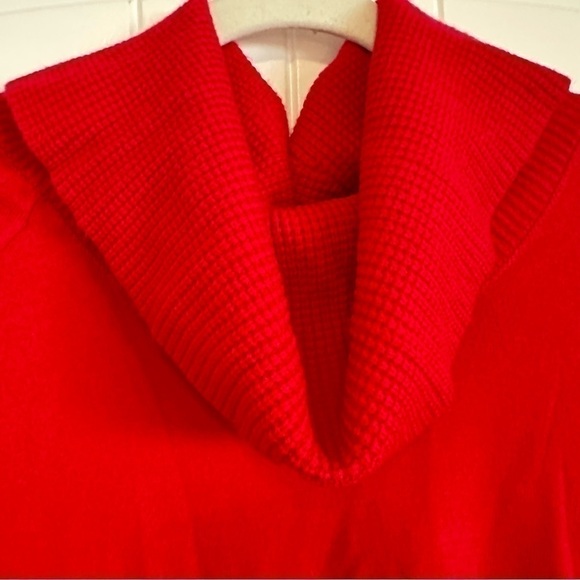 Super soft and cozy bright red cowl neck / turtleneck sweater. Like new! XL - Picture 2 of 6